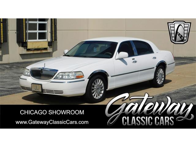 2003 Lincoln Town Car (CC-1878679) for sale in O'Fallon, Illinois