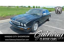 2002 Jaguar XJ8 (CC-1884430) for sale in O'Fallon, Illinois