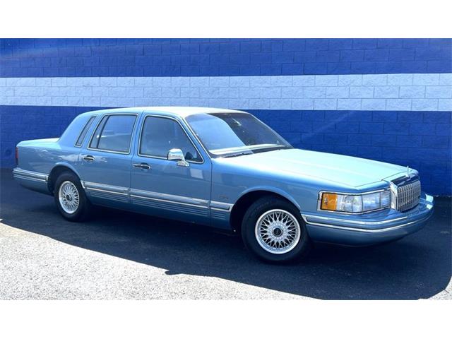 1993 Lincoln Town Car (CC-1887440) for sale in Carlisle, Pennsylvania