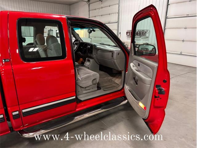 2000 Chevrolet Silverado (CC-1887885) for sale in Holland , Michigan