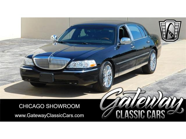 2011 Lincoln Town Car (CC-1888666) for sale in O'Fallon, Illinois