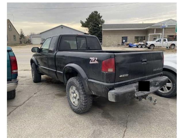 2002 Chevrolet S10 (CC-1889178) for sale in Cadillac, Michigan