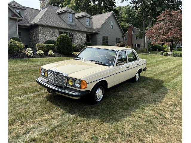 1983 Mercedes-Benz 240D (CC-1889370) for sale in Shrewsbury, Massachusetts