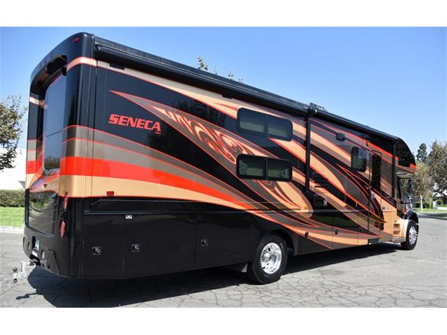 2018 Jayco Recreational Vehicle (CC-1890369) for sale in Anaheim, California