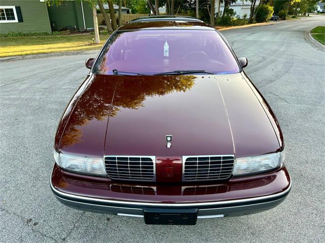 1992 Oldsmobile Custom Cruiser (CC-1893876) for sale in Arlington Heights, Illinois