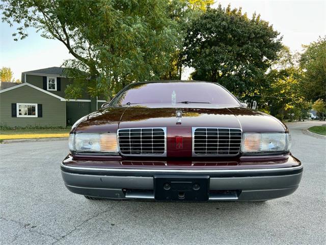1992 Oldsmobile Custom Cruiser (CC-1893876) for sale in Arlington Heights, Illinois