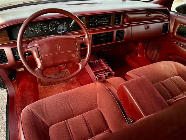 1992 Oldsmobile Custom Cruiser (CC-1893876) for sale in Arlington Heights, Illinois