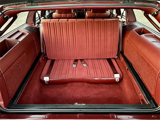 1992 Oldsmobile Custom Cruiser (CC-1893876) for sale in Arlington Heights, Illinois