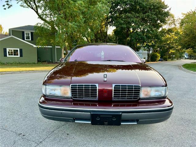 1992 Oldsmobile Custom Cruiser (CC-1893876) for sale in Arlington Heights, Illinois