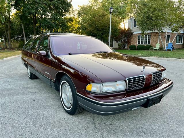 1992 Oldsmobile Custom Cruiser (CC-1893876) for sale in Arlington Heights, Illinois