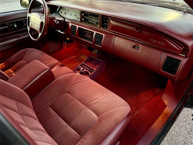 1992 Oldsmobile Custom Cruiser (CC-1893876) for sale in Arlington Heights, Illinois
