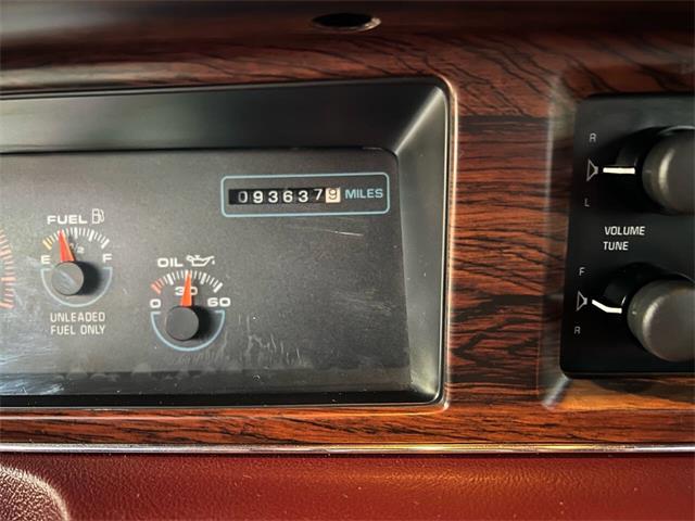 1992 Oldsmobile Custom Cruiser (CC-1893876) for sale in Arlington Heights, Illinois