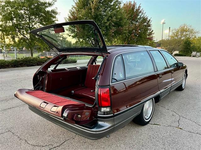 1992 Oldsmobile Custom Cruiser (CC-1893876) for sale in Arlington Heights, Illinois