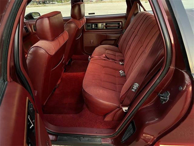 1992 Oldsmobile Custom Cruiser (CC-1893876) for sale in Arlington Heights, Illinois