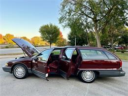 1992 Oldsmobile Custom Cruiser (CC-1893876) for sale in Arlington Heights, Illinois
