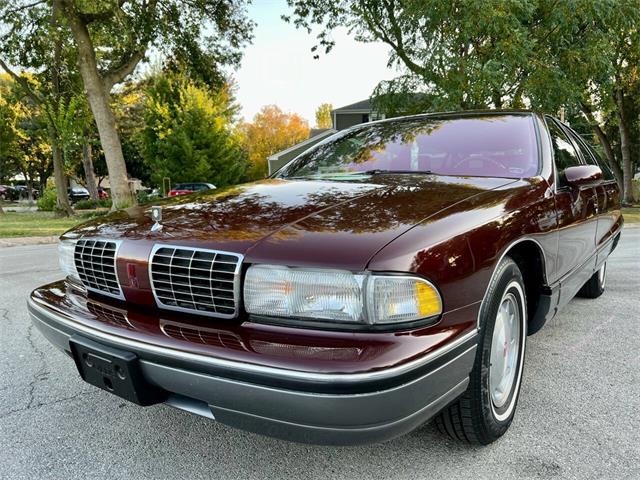 1992 Oldsmobile Custom Cruiser (CC-1893876) for sale in Arlington Heights, Illinois