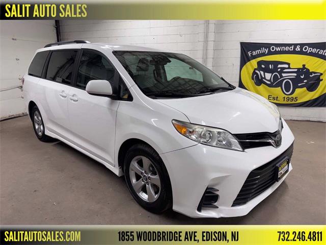 2018 Toyota Sienna (CC-1894141) for sale in Edison, New Jersey