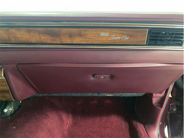 1989 Lincoln Town Car (CC-1895949) for sale in Depew, New York