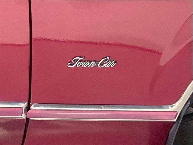 1989 Lincoln Town Car (CC-1895949) for sale in Depew, New York