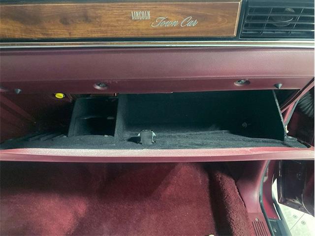 1989 Lincoln Town Car (CC-1895949) for sale in Depew, New York