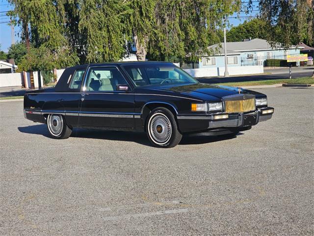 1992 Cadillac Fleetwood (CC-1897047) for sale in Woodland Hills, California