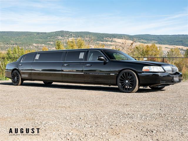 2007 Lincoln Town Car (CC-1897210) for sale in Kelowna, British Columbia