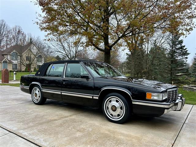 1992 Cadillac Sedan DeVille (CC-1904155) for sale in North Royalton, Ohio