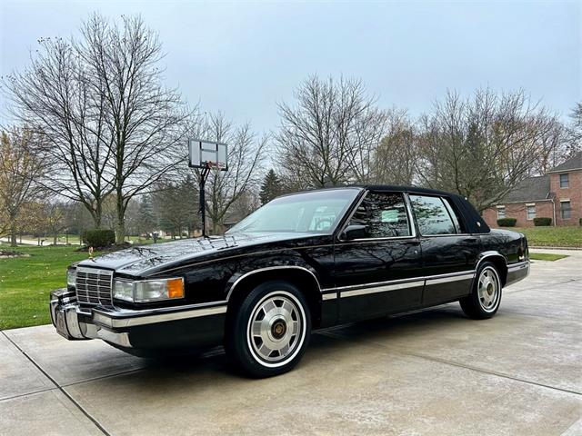 1992 Cadillac Sedan DeVille (CC-1904155) for sale in North Royalton, Ohio