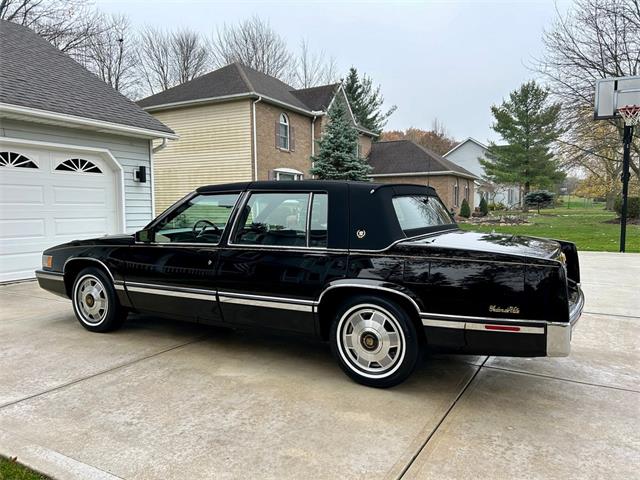1992 Cadillac Sedan DeVille (CC-1904155) for sale in North Royalton, Ohio