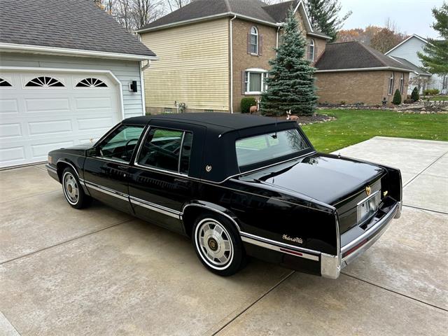1992 Cadillac Sedan DeVille (CC-1904155) for sale in North Royalton, Ohio