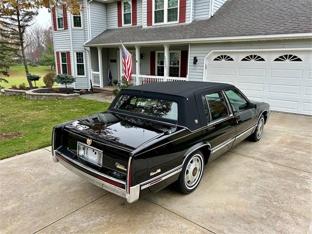 1992 Cadillac Sedan DeVille (CC-1904155) for sale in North Royalton, Ohio
