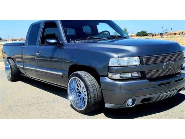 2002 Chevrolet Silverado (CC-1905079) for sale in Cadillac, Michigan