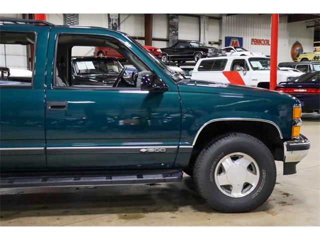 1998 Chevrolet Suburban (CC-1907454) for sale in Kentwood, Michigan
