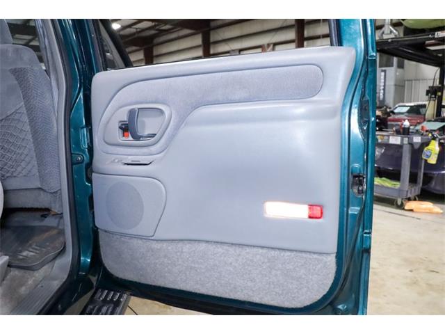 1998 Chevrolet Suburban (CC-1907454) for sale in Kentwood, Michigan
