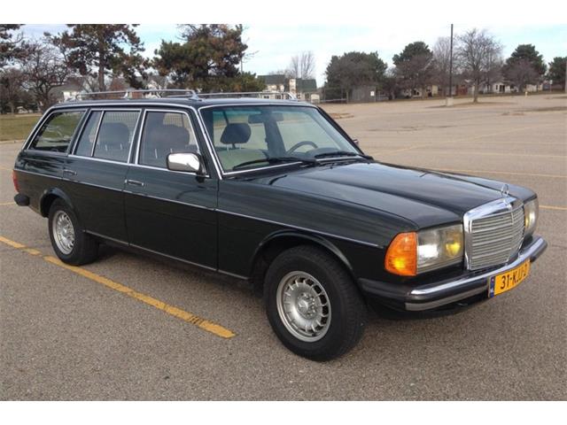 1985 Mercedes-Benz 240 (CC-1900947) for sale in Dripping Springs, Texas