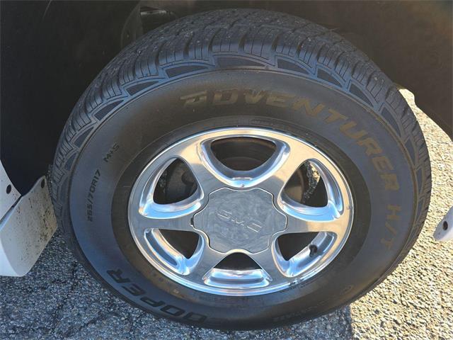 2002 GMC Yukon Denali (CC-1911558) for sale in Ross, Ohio