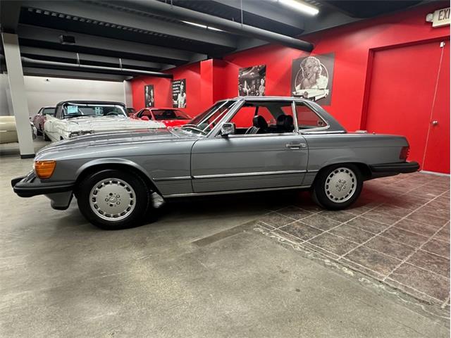 1988 Mercedes-Benz 560 (CC-1912267) for sale in West Babylon, New York