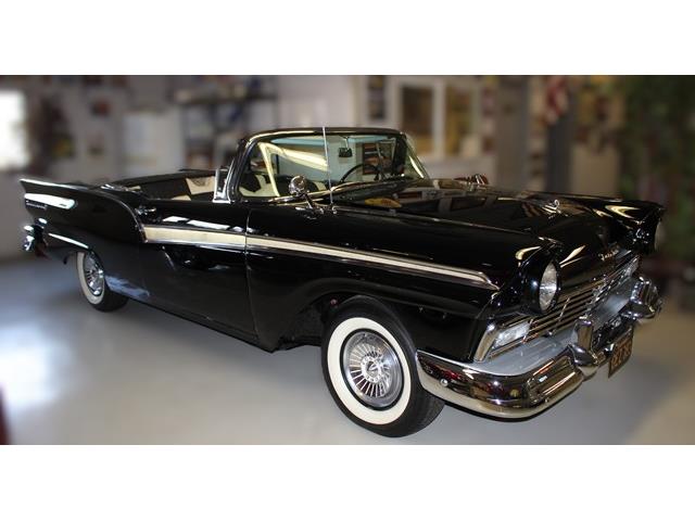 1957 Ford Fairlane (CC-1917770) for sale in Palm Springs, California