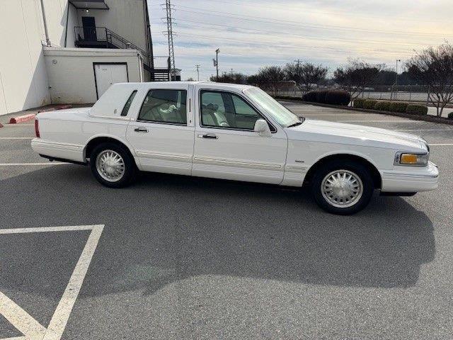 1996 Lincoln Town Car (CC-1919618) for sale in Greensboro, North Carolina