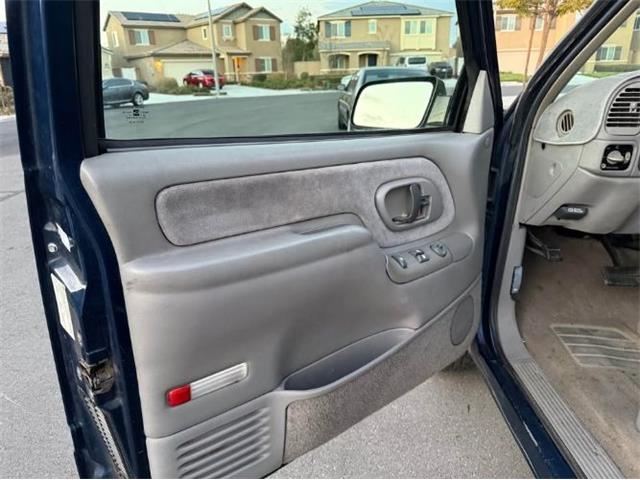 1998 Chevrolet C/K 2500 (CC-1922636) for sale in Cadillac, Michigan