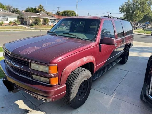 1999 Chevrolet Suburban (CC-1924010) for sale in Cadillac, Michigan