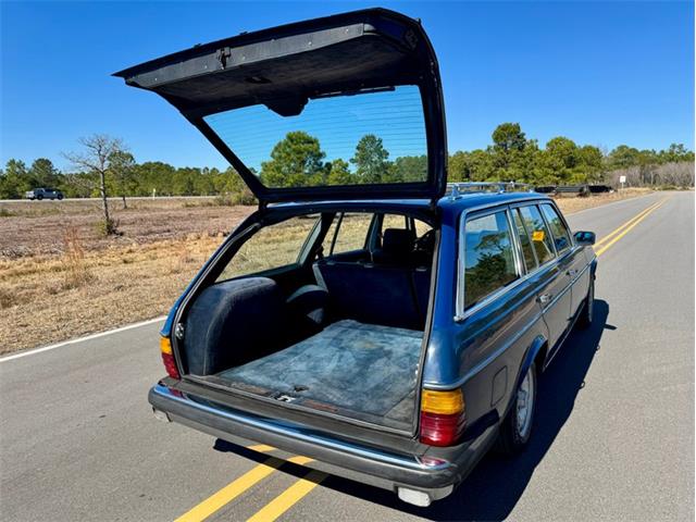 1985 Mercedes-Benz 300TD (CC-1926987) for sale in Greensboro, North Carolina