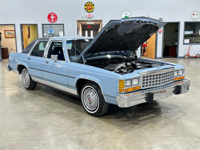 1987 Ford Crown Victoria (CC-1930152) for sale in Salem, Ohio