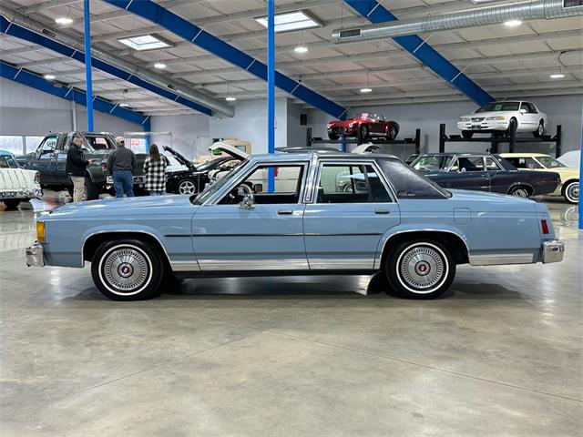 1987 Ford Crown Victoria (CC-1930152) for sale in Salem, Ohio