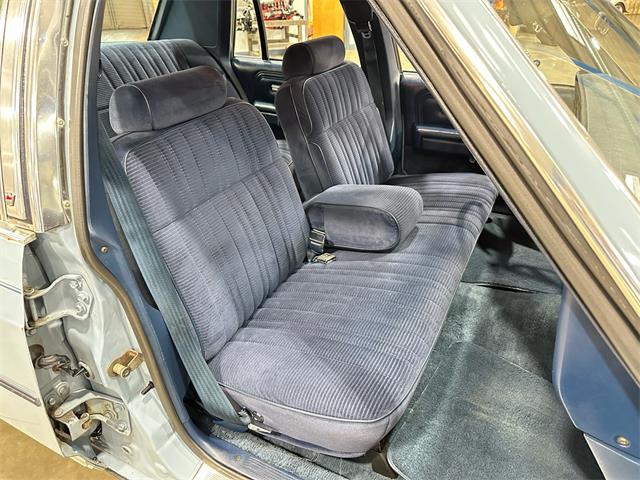 1987 Ford Crown Victoria (CC-1930152) for sale in Salem, Ohio