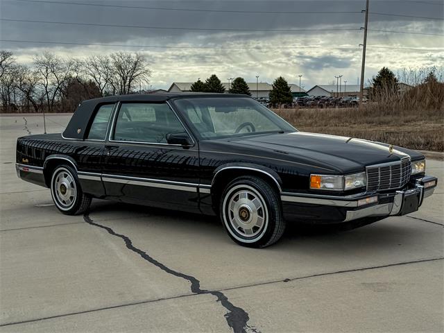 1992 Cadillac DeVille (CC-1936728) for sale in Sioux Falls, South Dakota