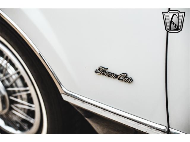1985 Lincoln Town Car (CC-1941071) for sale in O'Fallon, Illinois