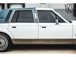 1985 Lincoln Town Car (CC-1941071) for sale in O'Fallon, Illinois