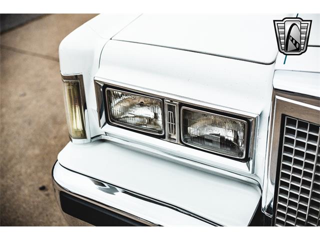 1985 Lincoln Town Car (CC-1941071) for sale in O'Fallon, Illinois