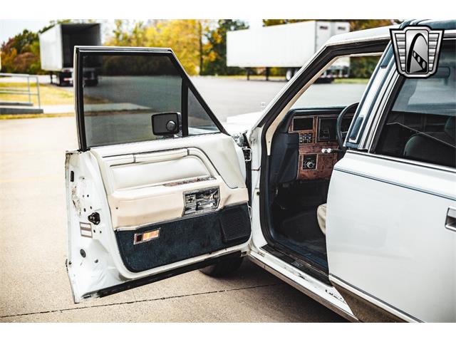 1985 Lincoln Town Car (CC-1941071) for sale in O'Fallon, Illinois